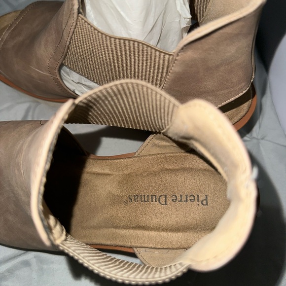 Pierre Dumas Peep Toe Platform Sandals - Picture 5 of 5